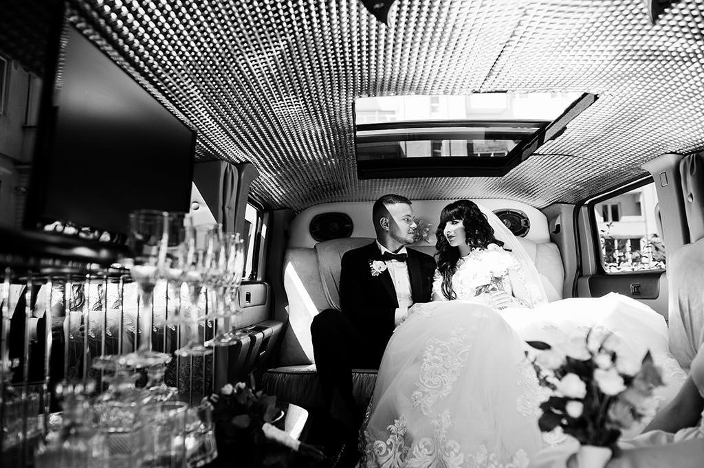 chicago wedding shuttle